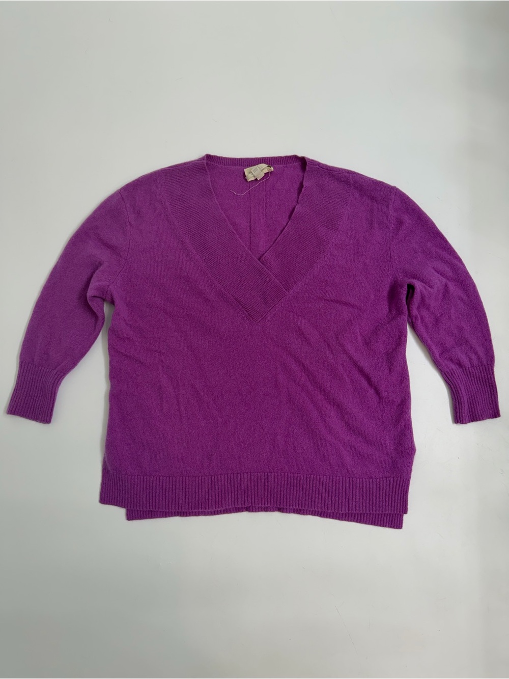 Anthropologie The Cashmere Collection 100% Cashmere V Neck Sweater M Purple